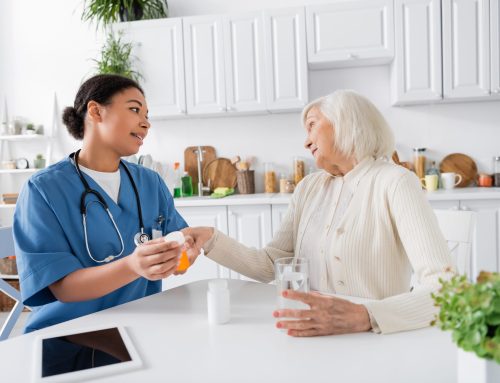 5 Warning Signs Your Aging Parent May Not Be Managing Medications Safely
