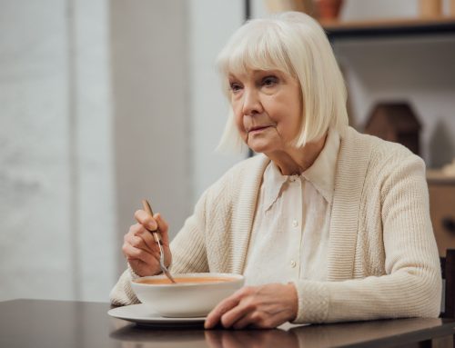 Appetite Changes: 6 Reasons Mom Isn’t Eating Much